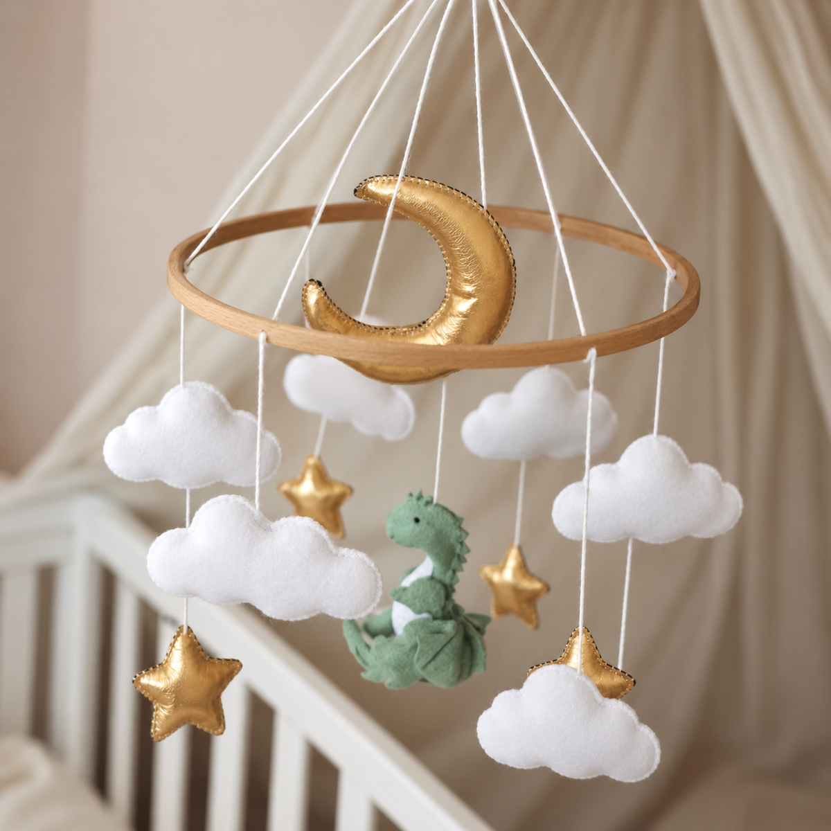 Décoration de chambre bébé avec mobile Dinosaure vert fait main