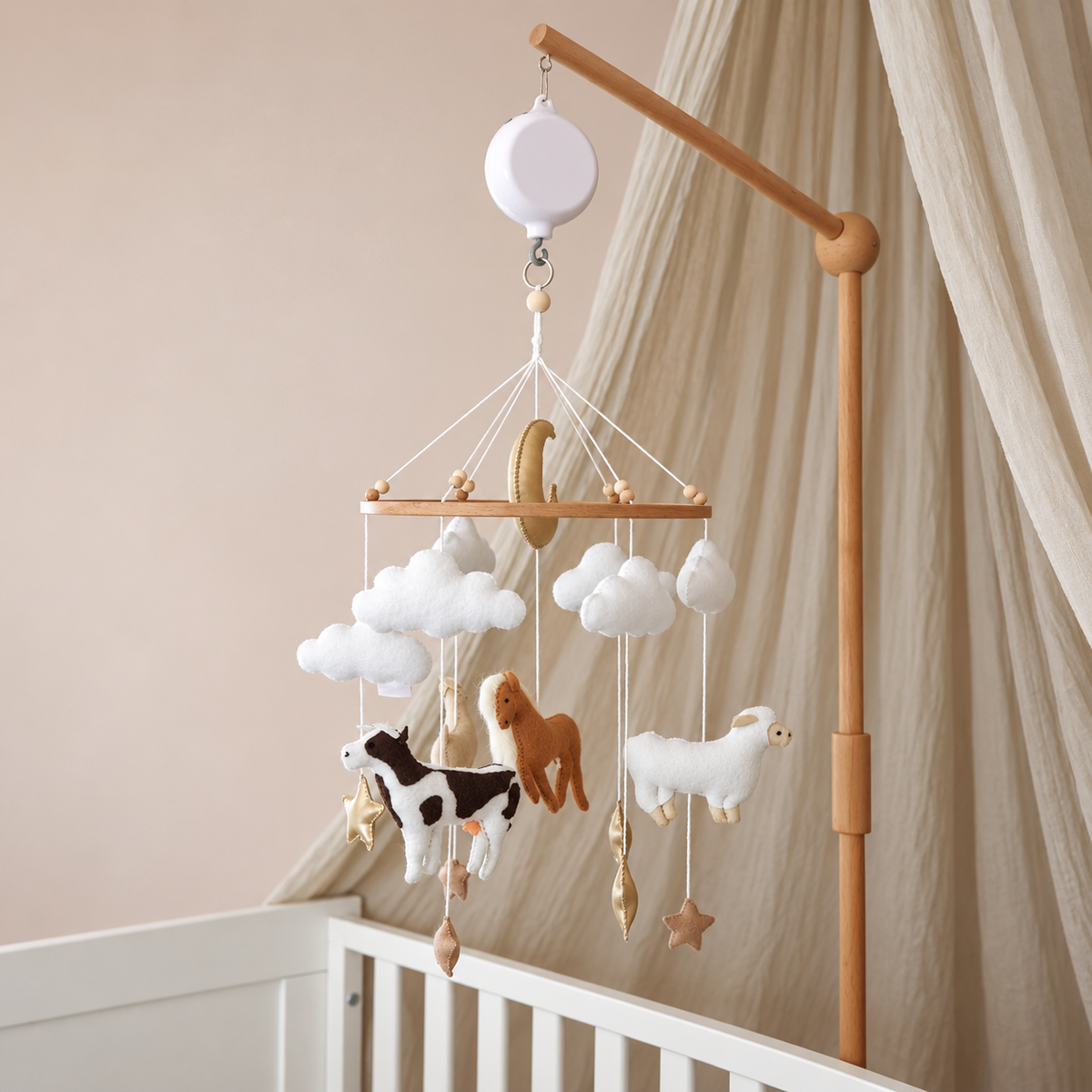 Détail du cheval en feutre du mobile bébé Animaux de la ferme