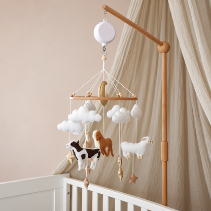 Détail du cheval en feutre du mobile bébé Animaux de la ferme