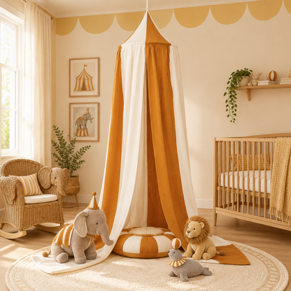Ciel de lit bébé Caramel Circus avec peluches de cirque dans une ambiance vintage crème