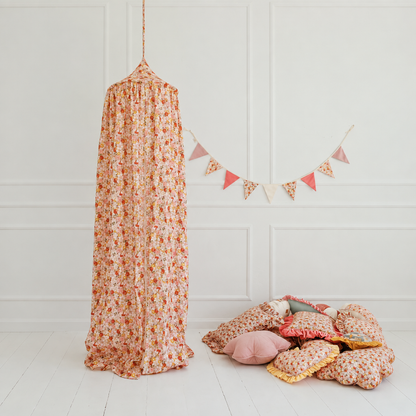 Ciel de lit bébé Jardin fleuri rose avec coussins, vue carrée