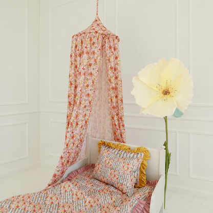 Ciel de lit bébé Jardin fleuri rose, ambiance décorative carrée