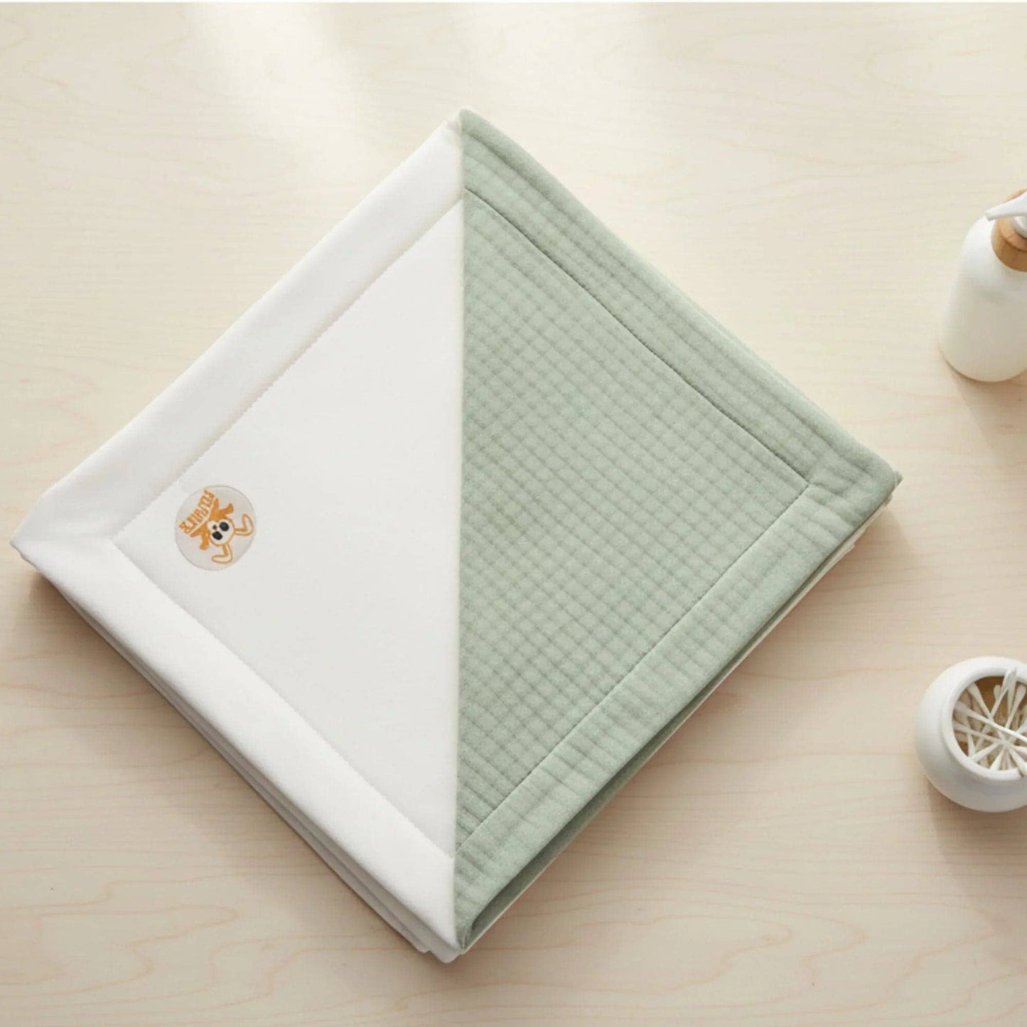 Couverture Bébé en Coton Bio – Vert Céladon & Polaire Blanche BÉBÉ Familyfirstbaby